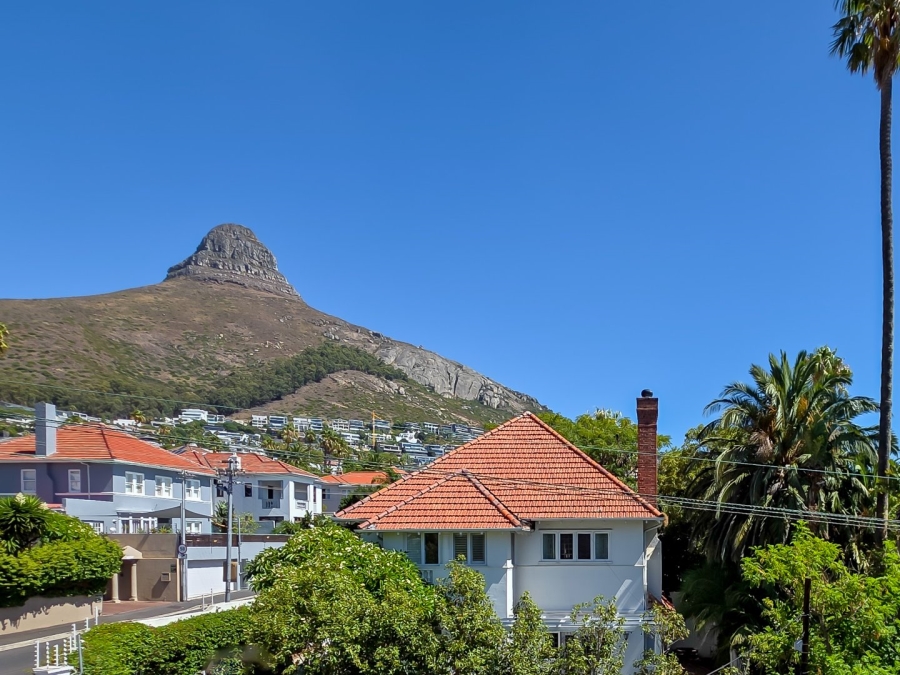 5 Bedroom Property for Sale in Fresnaye Western Cape